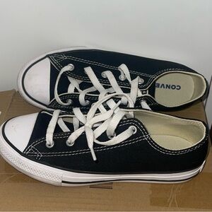 Chuck Taylor Converse size 3 Black Sneakers